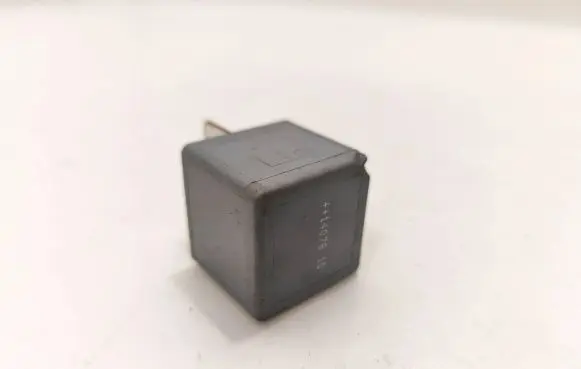 Ford C-MAX I Other relay 5M5T14B192EA V23136J4X62