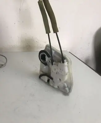 Mazda 6 Front door lock H77H79L2