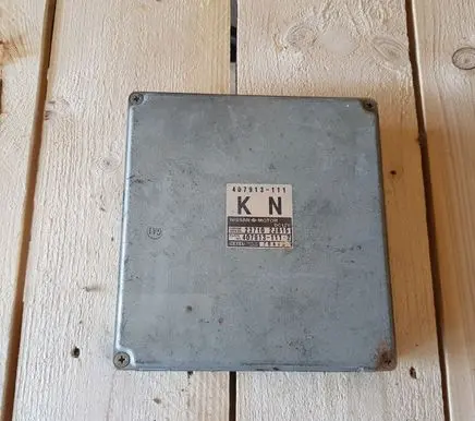 Nissan Primera Engine control unit/module 407913111