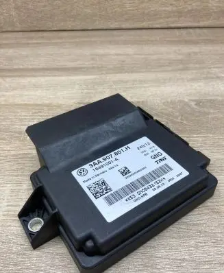 Volkswagen PASSAT B6 Hand brake control module 3AA907801H