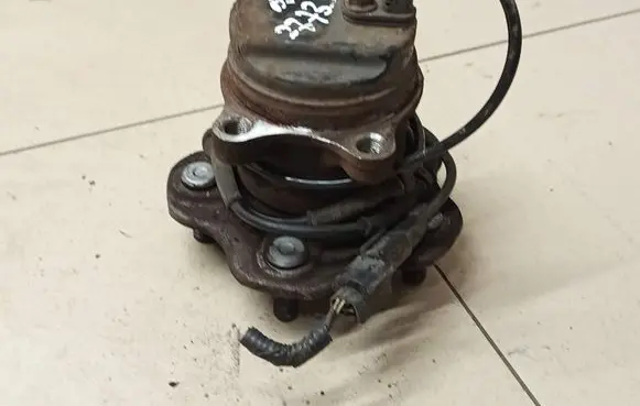 Nissan Qashqai Rear wheel bearing hub 