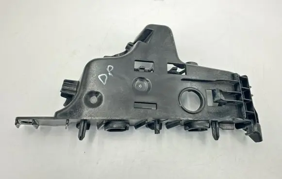 Audi A3 8Y Front bumper mounting bracket 424035
