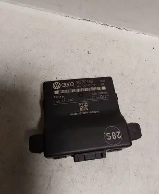 Volkswagen Golf V Gateway control module 1K0907530F 1K0907951
