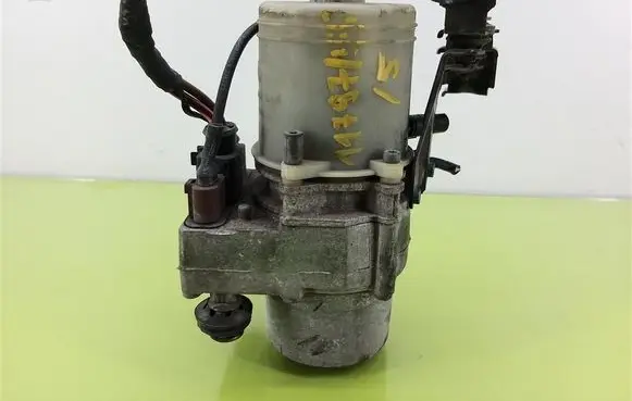 Skoda Fabia Mk1 (6Y) Power steering pump 6Q0423371A