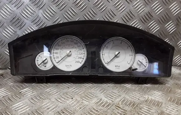 Chrysler 300 - 300C Speedometer (instrument cluster) 04836990AA P56044943A1