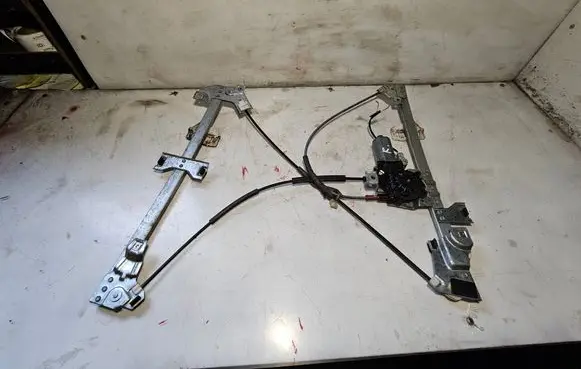Citroen Berlingo Front door window regulator with motor 0130821762