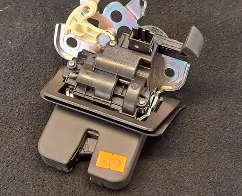Audi A6 S6 C7 4G Tailgate/trunk/boot lock/catch/latch 8R0827505A