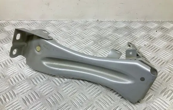 Audi TT TTS Mk2 Fender mounting bracket 8J0821135F
