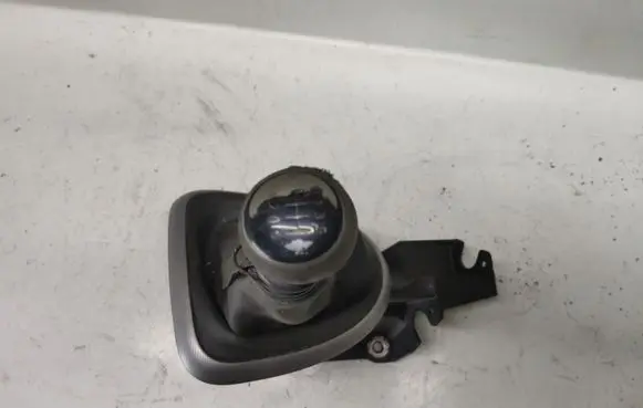 Nissan Qashqai+2 Gear shifter/selector