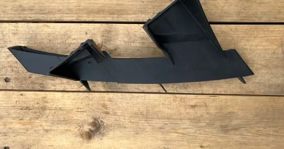 Audi Q7 4L Front bumper mounting bracket 4L0807333A