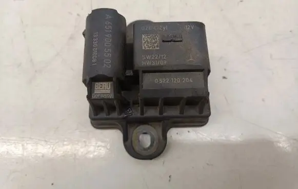 Mercedes-Benz C W204 Glow plug pre-heat relay A6519005502