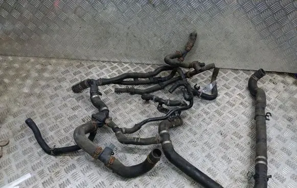 Volkswagen Crafter Engine coolant pipe/hose