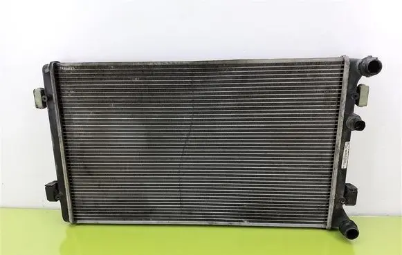 Volkswagen Golf IV Coolant radiator 1J0121253AD