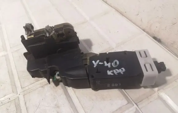 Volvo S40, V40 Front door lock