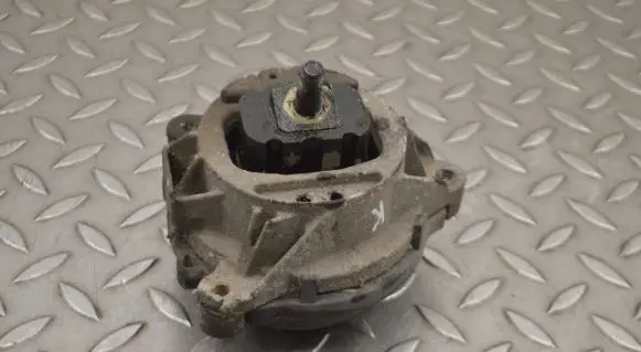BMW 1 F20 F21 Engine mount bracket 6854251
