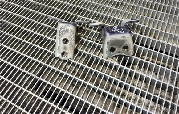 Honda Odyssey Front door hinge set 
