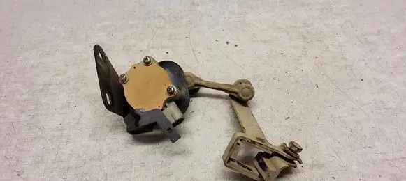 Toyota Avensis T250 Headlight level adjustment motor 