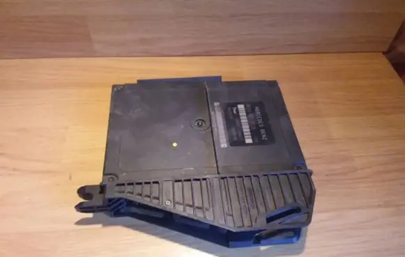 Mercedes-Benz E W210 Comfort/convenience module 2108203826 335626 5626T6D24D01