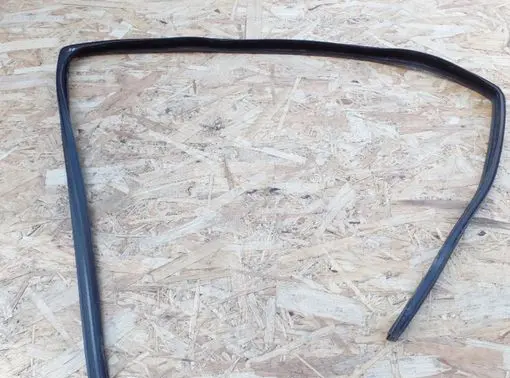 Mercedes-Benz A W168 Rubber seal rear door window/glass A1687351425