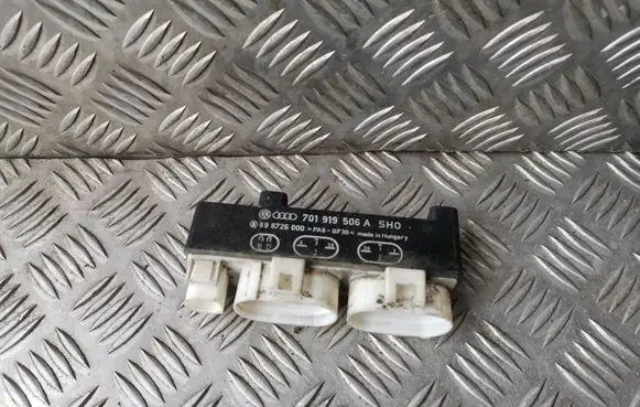 Coolant fan relay