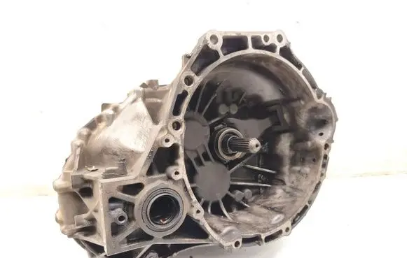 Toyota Avensis T270 Manual 6 speed gearbox 3030020B30