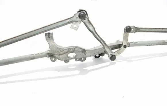 Opel Astra J Front wiper linkage 