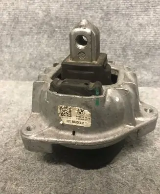 BMW 5 F10 F11 Engine mount bracket 6851263