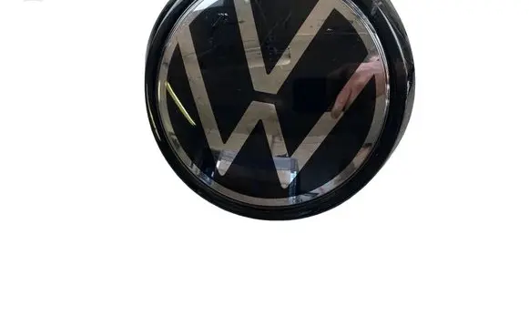 Volkswagen Tiguan Manufacturer badge logo/emblem 571853343B