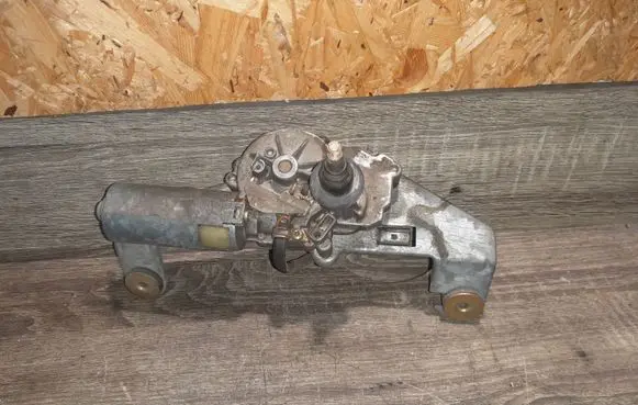 Volvo S40, V40 Rear window wiper motor 0390201529