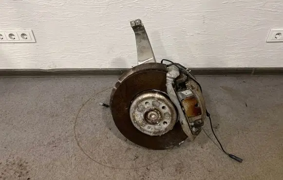 BMW 7 F01 F02 F03 F04 Front wheel hub spindle knuckle 7593039