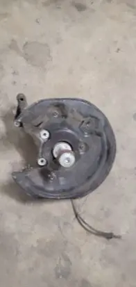 Volkswagen PASSAT B6 Rear wheel hub spindle/knuckle 