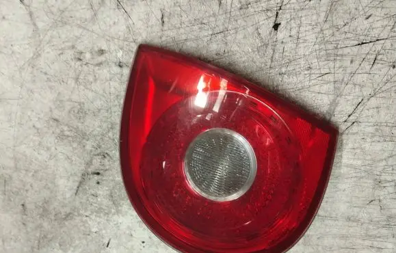 Volkswagen Golf IV Tailgate rear/tail lights 1K6945094G 89031778