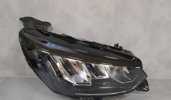 Peugeot 208 II Headlight/headlamp 9833036180 90200108