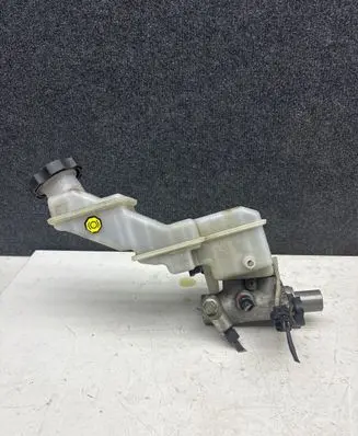KIA Sorento Master brake cylinder