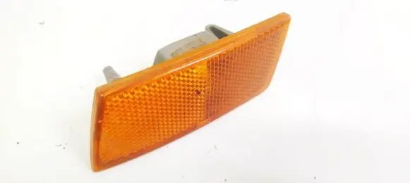 Chrysler 300 - 300C Front reflector 