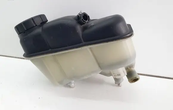Coolant expansion tank/reservoir