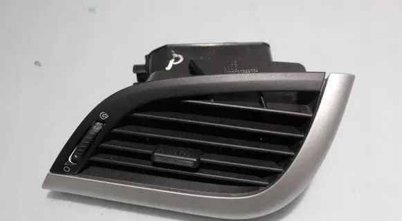 Peugeot 207 Dashboard side air vent grill/cover trim