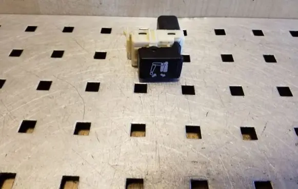 Mitsubishi Outlander Seat control switch 8610A048