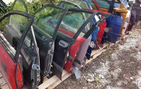 Peugeot 106 Front door