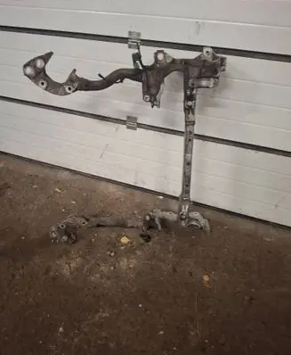 Audi Q7 4M Front subframe 4M0399315L 1541410090