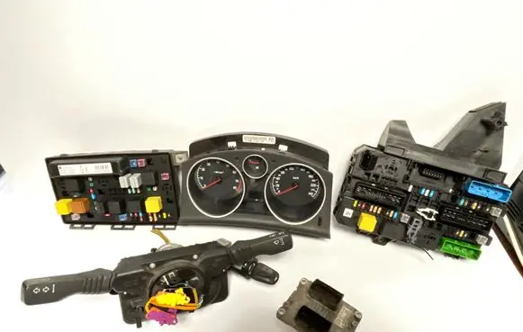Opel Astra H Engine ECU kit and lock set 13216682 SW4405 13198906