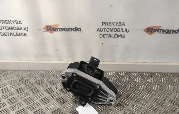 KIA Sportage Engine mount bracket 