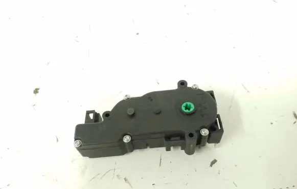 Mercedes-Benz GLK (X204) Tailgate/trunk/boot lift motor A2047500060