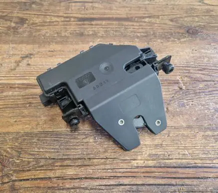 BMW 3 E46 Tailgate/trunk/boot lock/catch/latch 8196401