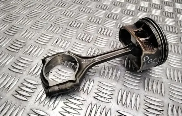 Chrysler Pacifica Piston with connecting rod