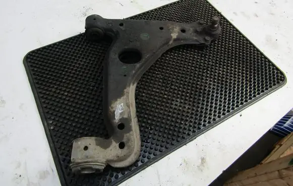 Opel Astra G Front lower control arm/wishbone 