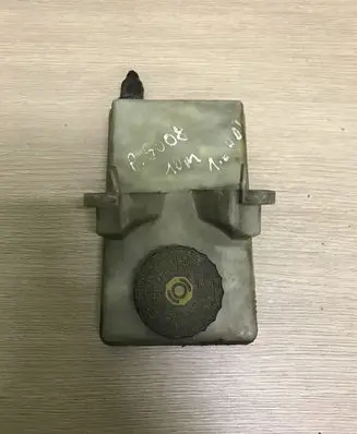 Peugeot 5008 Brake fluid reservoir 9680907780