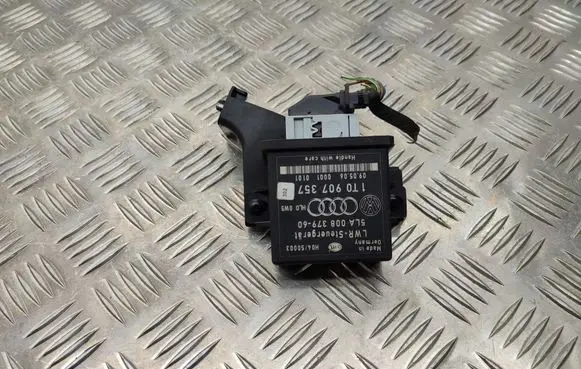 Volkswagen Touran I Light module LCM 1T0907357