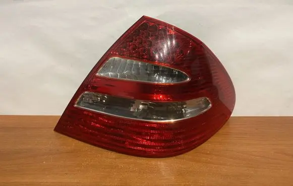 Mercedes-Benz E W211 Rear/tail lights B338 A2118200664