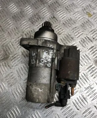 Volkswagen Golf V Starter motor 02M911024A